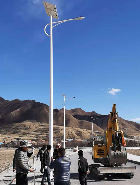 甘南碌曲10米西峰太阳能路灯项目