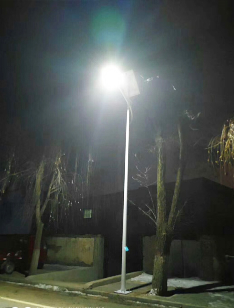 积石山县西峰太阳能路灯项目